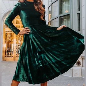 La La Lady dress in Emerald